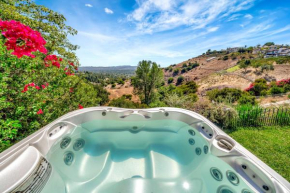 Stunning Hilltop 5BR With View And Hot Tub!